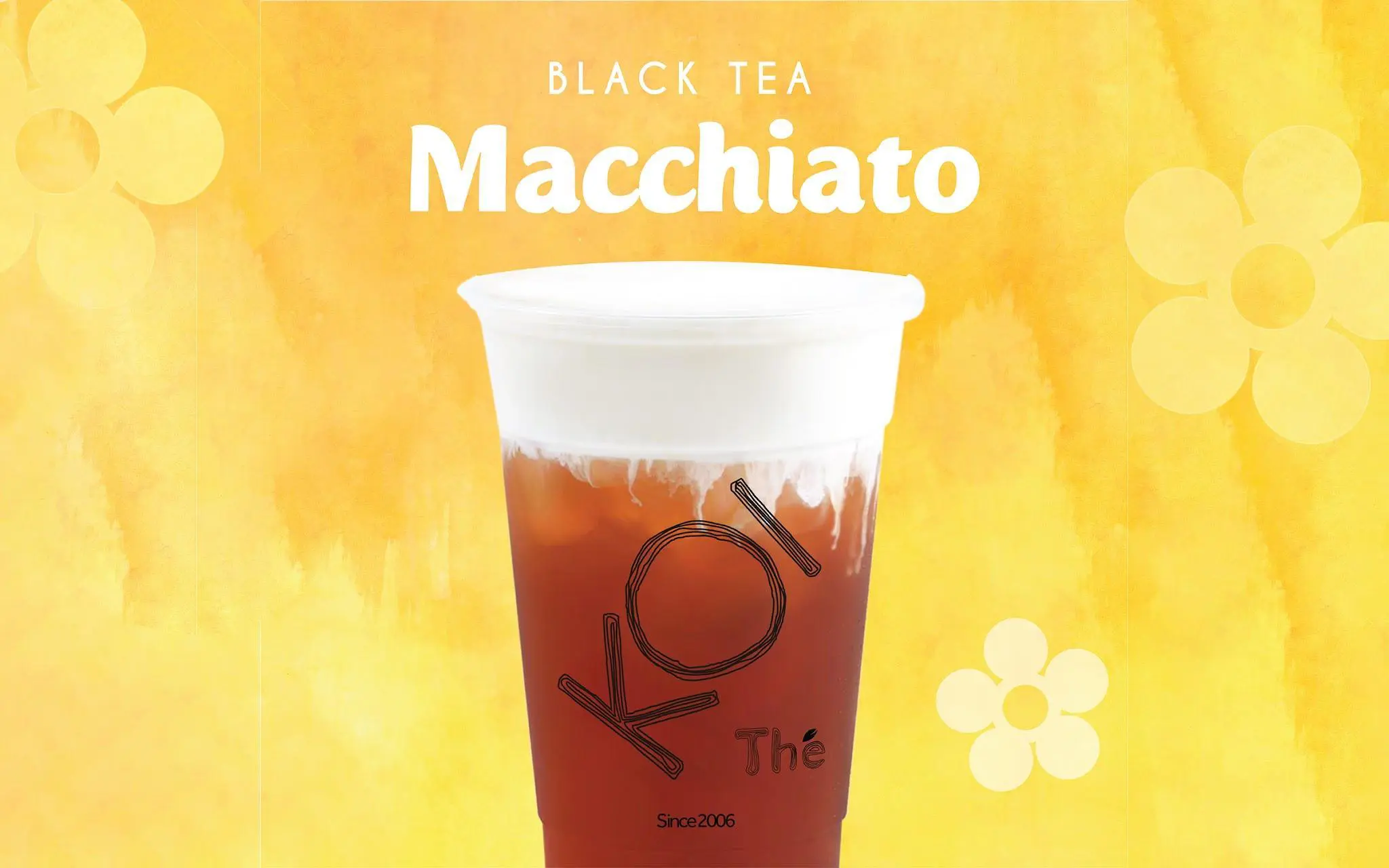 Lớp kem Macchiato sánh mịn phủ trên nền trà nguyên chất tại KOI Thé (Nguồn: Internet)
