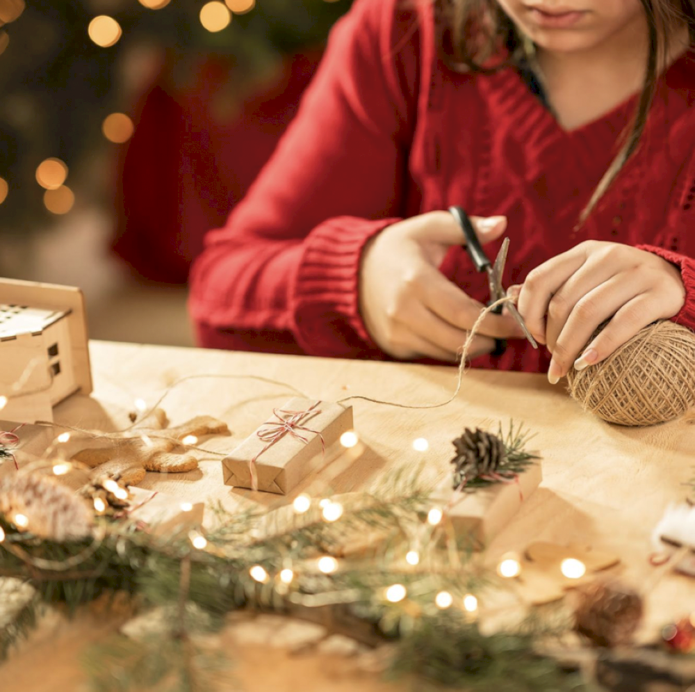 Tặng bé bộ dụng cụ sáng tạo theo đúng sở thích (Nguồn: Internet) Tặng bé bộ dụng cụ sáng tạo theo đúng sở thích (Nguồn: Internet)