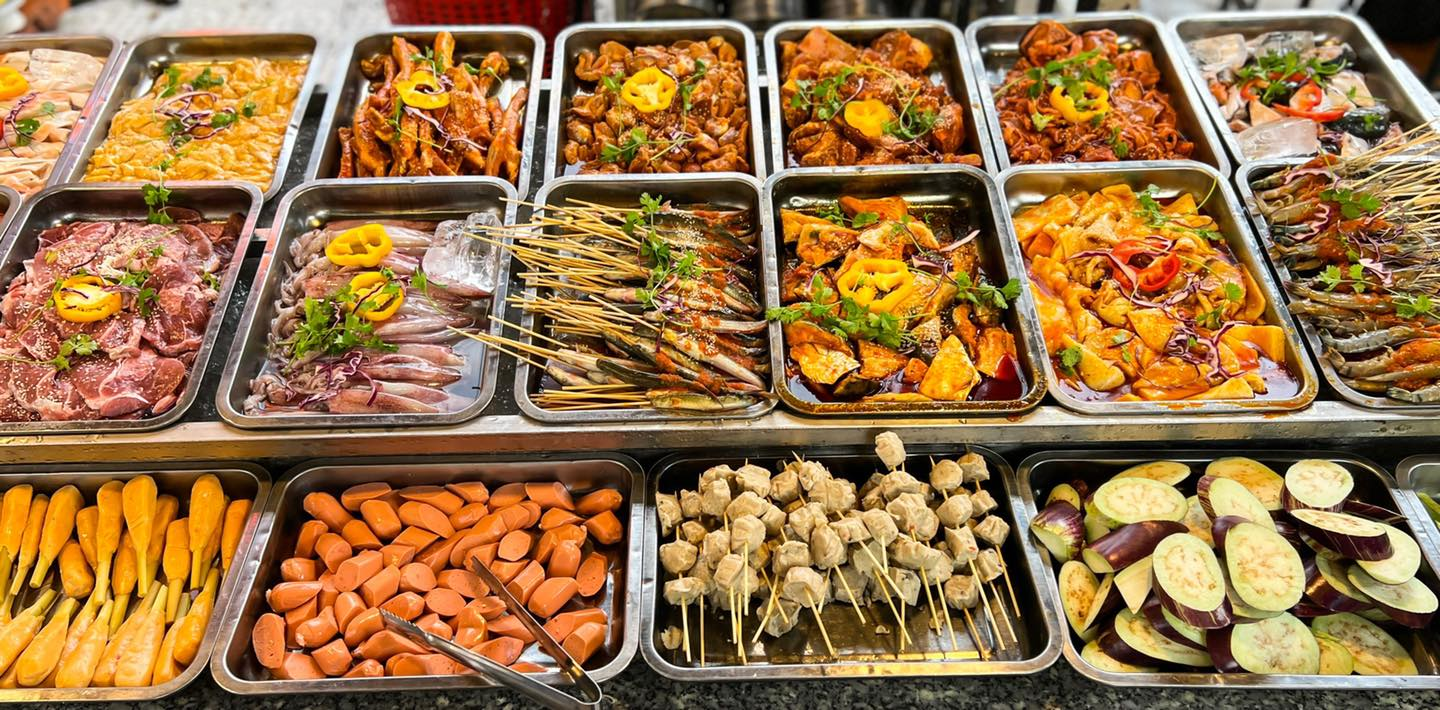 Hình ảnh quầy hải sản tươi sống ngập tràn tại ALIBABA Buffet (Nguồn: Internet) Hình ảnh quầy hải sản tươi sống ngập tràn tại ALIBABA Buffet (Nguồn: Internet)