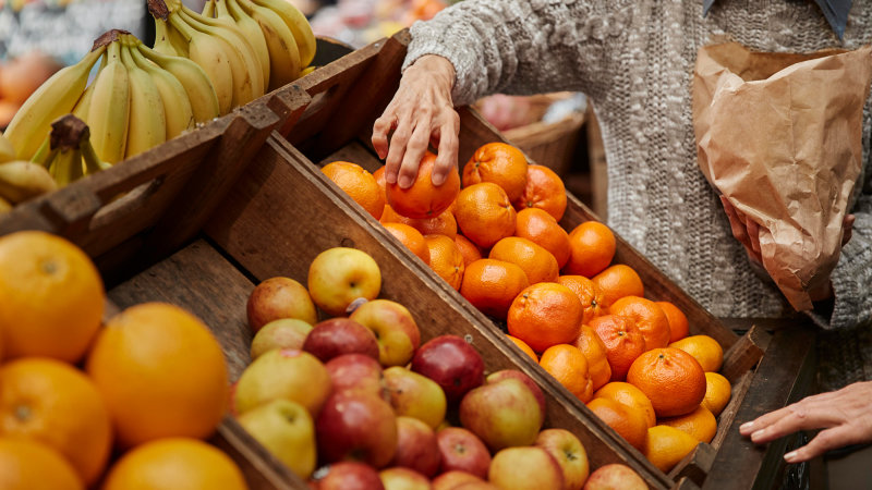 Lựa chọn nguyên liệu chất lượng để nấu nước mát gan bổ thận (Nguồn: Internet)