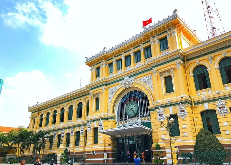 Bưu điện Trung tâm Sài Gòn – Công trình kiến trúc biểu tượng mang dấu ấn thời gian.