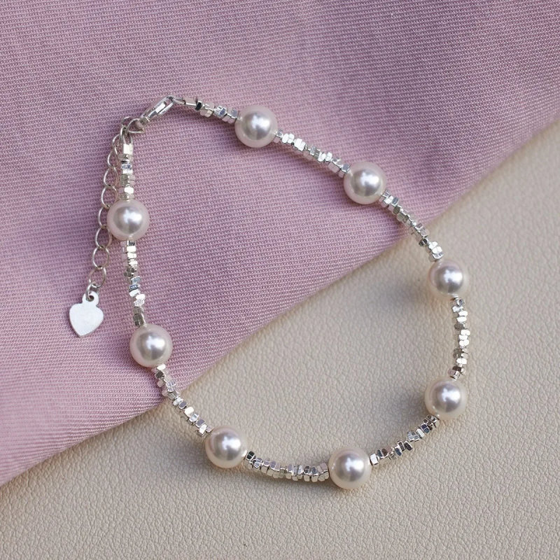 Vòng đá màu xám bạc (Nguồn: Internet)