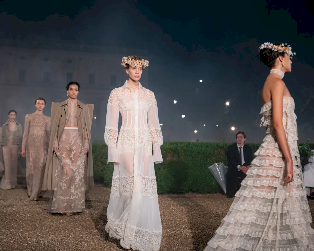 Xu hướng Haunted Cabaret có chút ma mị nhưng sang trọng (Nguồn:&nbsp;Internet)