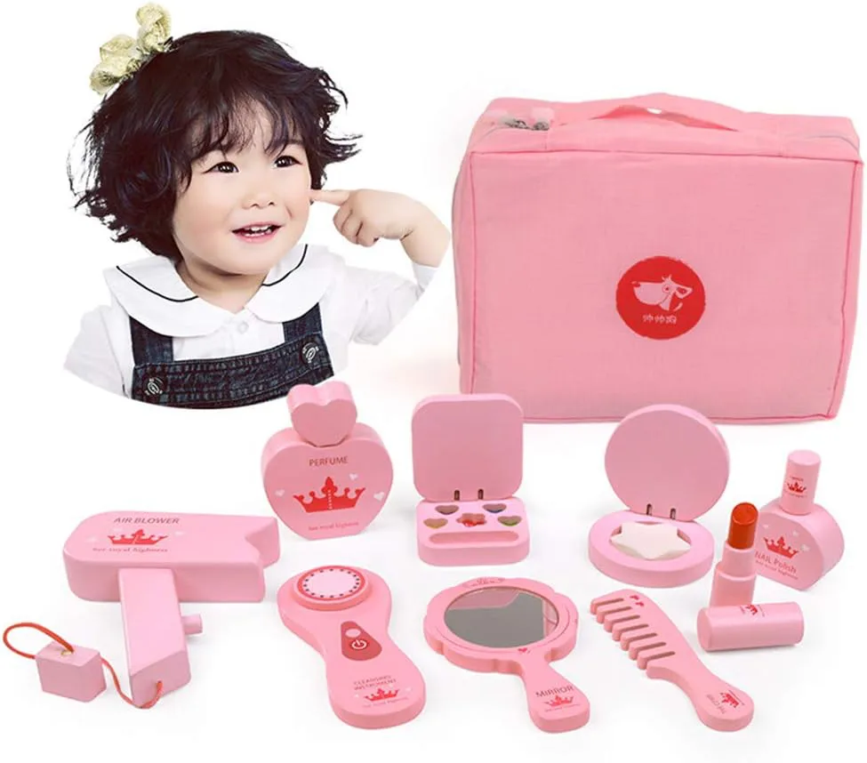 Bộ trang điểm đồ chơi giúp bé gái vui chơi sáng tạo và tăng khả năng nhập vai. (Nguồn: Internet)