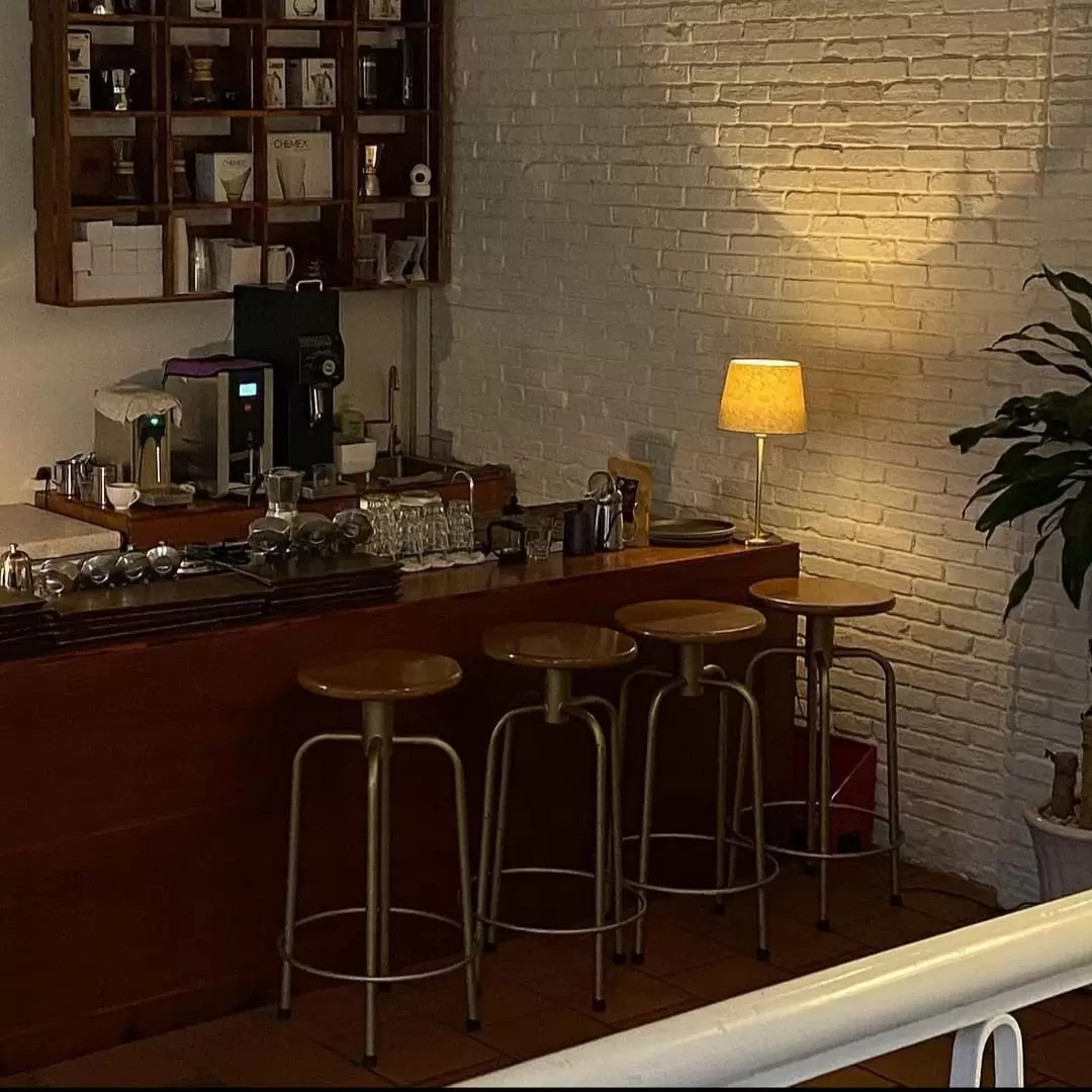 Phong cách tối giản giúp tăng khả năng tập trung tại Luia Coffee (Nguồn: Internet) Phong cách tối giản giúp tăng khả năng tập trung tại Luia Coffee (Nguồn: Internet)