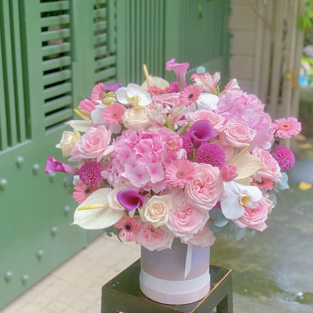 Hoa tươi là món quà kinh điển của tình yêu và sự lãng mạn (Nguồn: Internet) Hoa tươi là món quà kinh điển của tình yêu và sự lãng mạn (Nguồn: Internet)