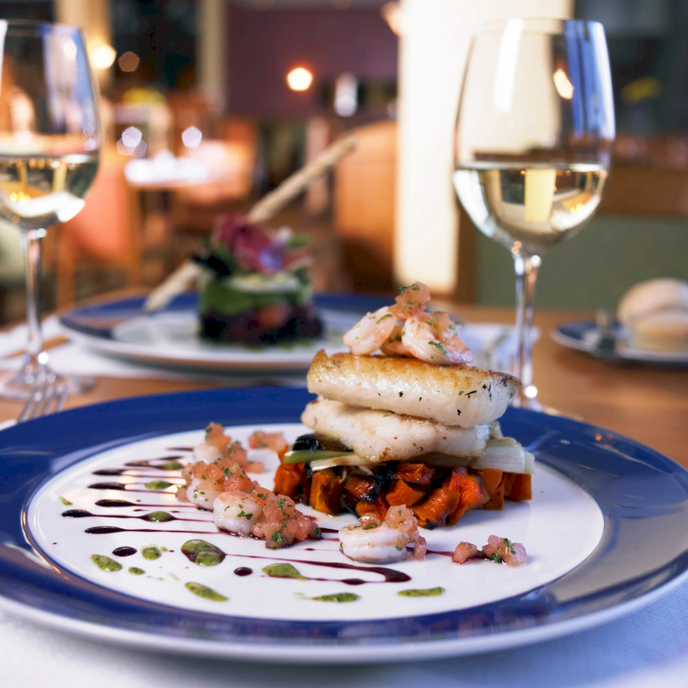 Bữa tối Giáng sinh lãng mạn (Nguồn: Internet) Bữa tối Giáng sinh lãng mạn (Nguồn: Internet)