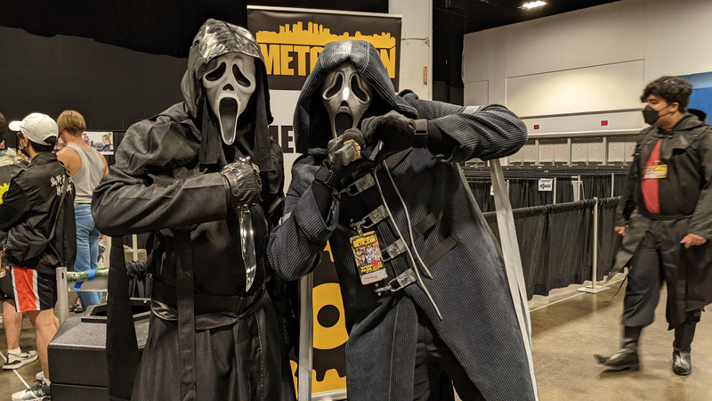 Trang phục Ghostface đơn giản nhưng mang lại hiệu ứng dọa người vô cùng hiệu quả. (Nguồn: Internet)