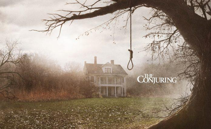 Ed and Lorraine Warren investigate supernatural events in the Perron family's home. (Source: Internet)