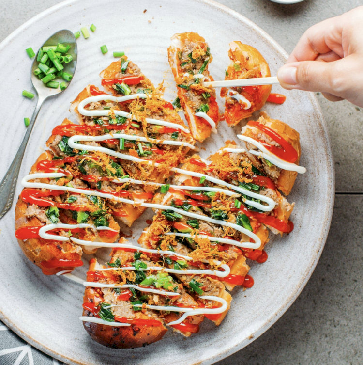 Bánh mì nướng muối ớt giòn rụm siêu lạ miệng (Nguồn: Internet) Bánh mì nướng muối ớt giòn rụm siêu lạ miệng (Nguồn: Internet)