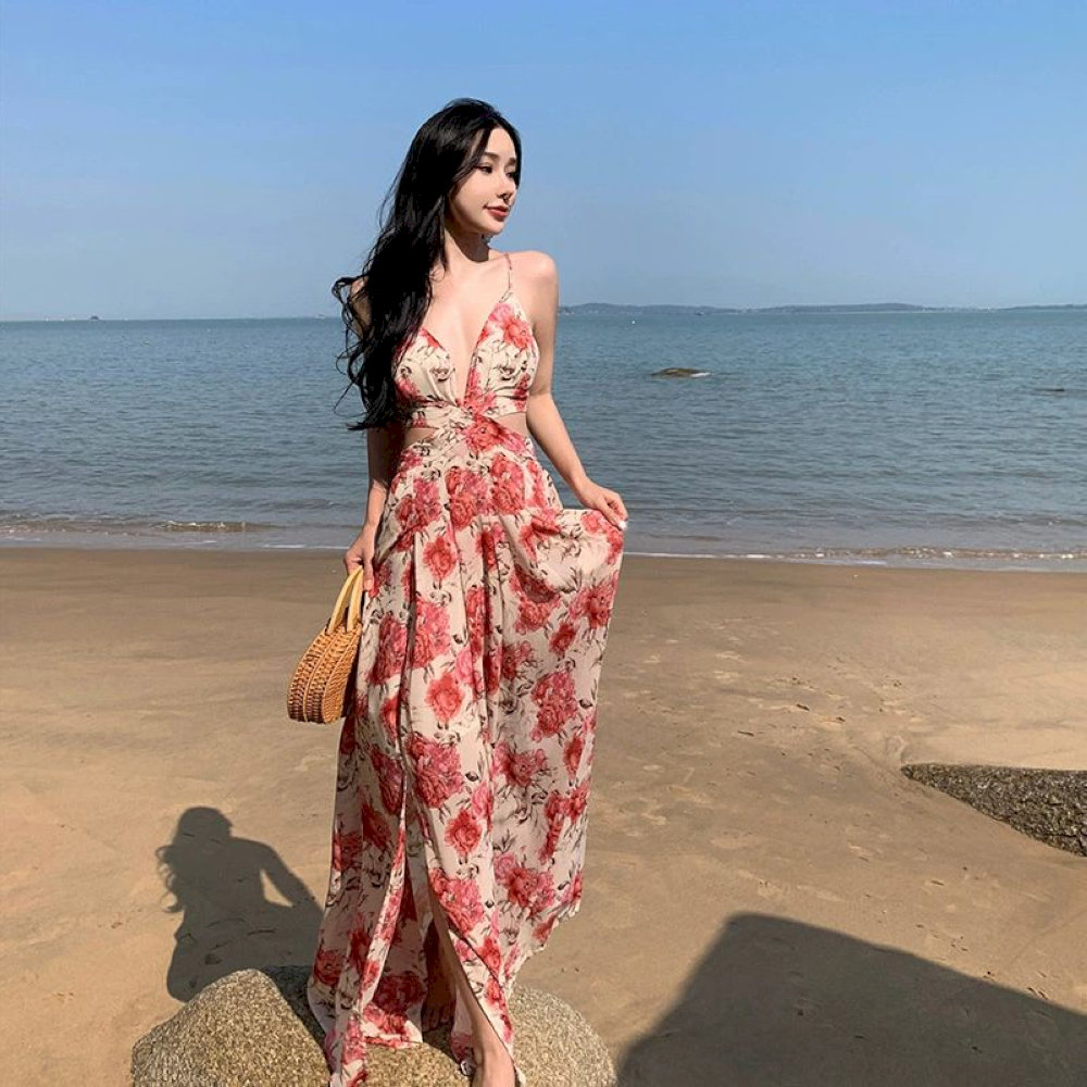 Váy hai dây dáng dài phù hợp cho những buổi dạo biển (Nguồn: Internet)