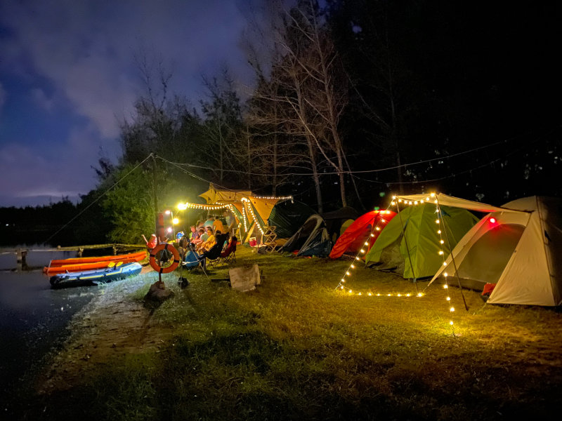 Cắm trại khu du lịch sinh thái Hồ Cốc (Nguồn: Internet)