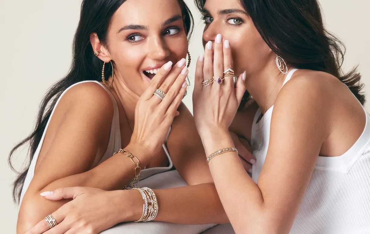 Chọn tay đeo nhẫn phù hợp với mục đích sử dụng và ý nghĩa phong thuỷ (Nguồn: Internet)