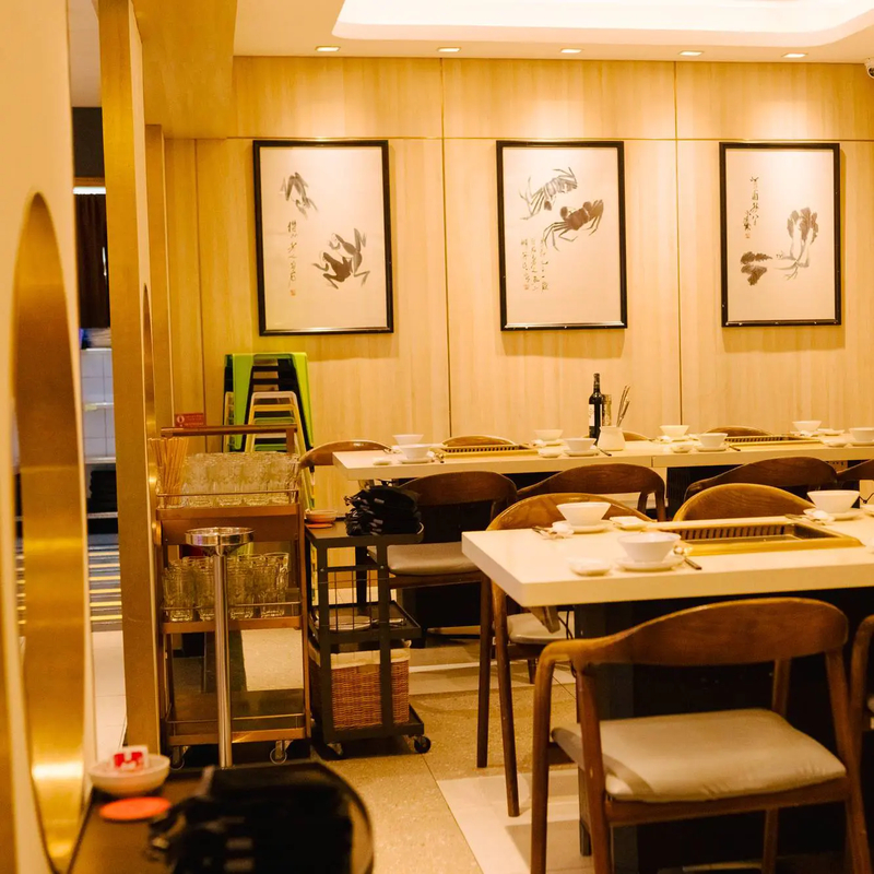 Không gian ẩm thực ấm cúng và sang trọng tại Hutong AEON MALL Tân Phú Celadon (Nguồn: Internet)