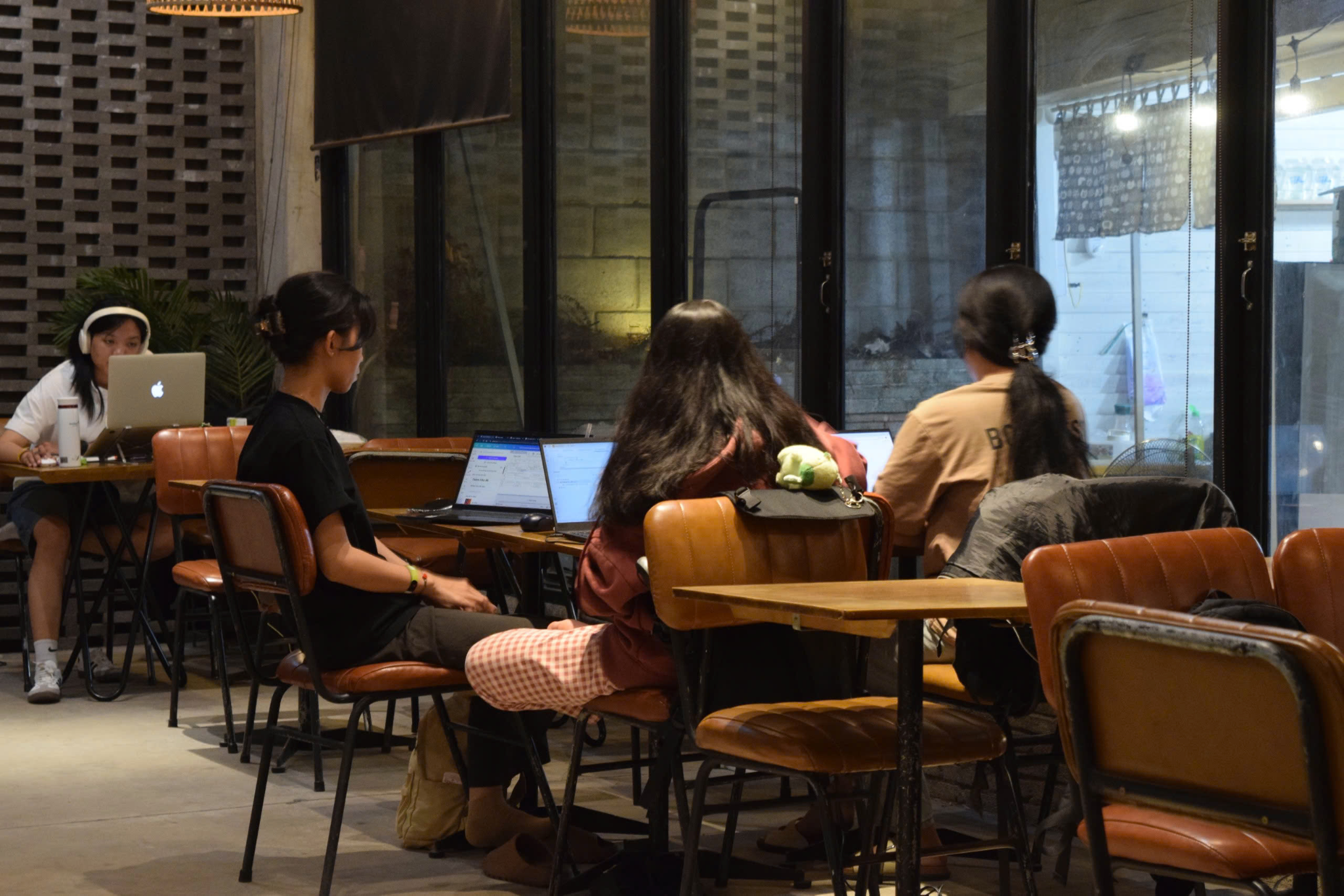 Không gian yên tĩnh lý tưởng để chạy deadline tại Marelli Coffee (Nguồn: Internet) Không gian yên tĩnh lý tưởng để chạy deadline tại Marelli Coffee (Nguồn: Internet)
