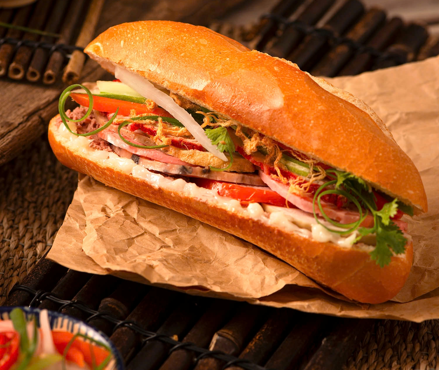 Bánh mì Sài Gòn nổi bật với vỏ giòn rụm (Nguồn: Internet)