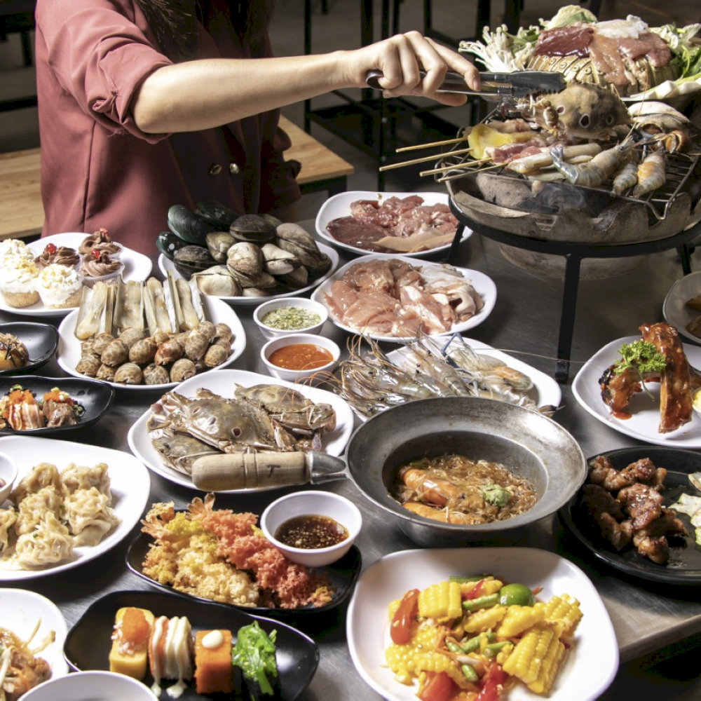Chen Buffet có thực đơn phong phú nhưng giá cả vô cùng hợp lý (Nguồn: Internet)