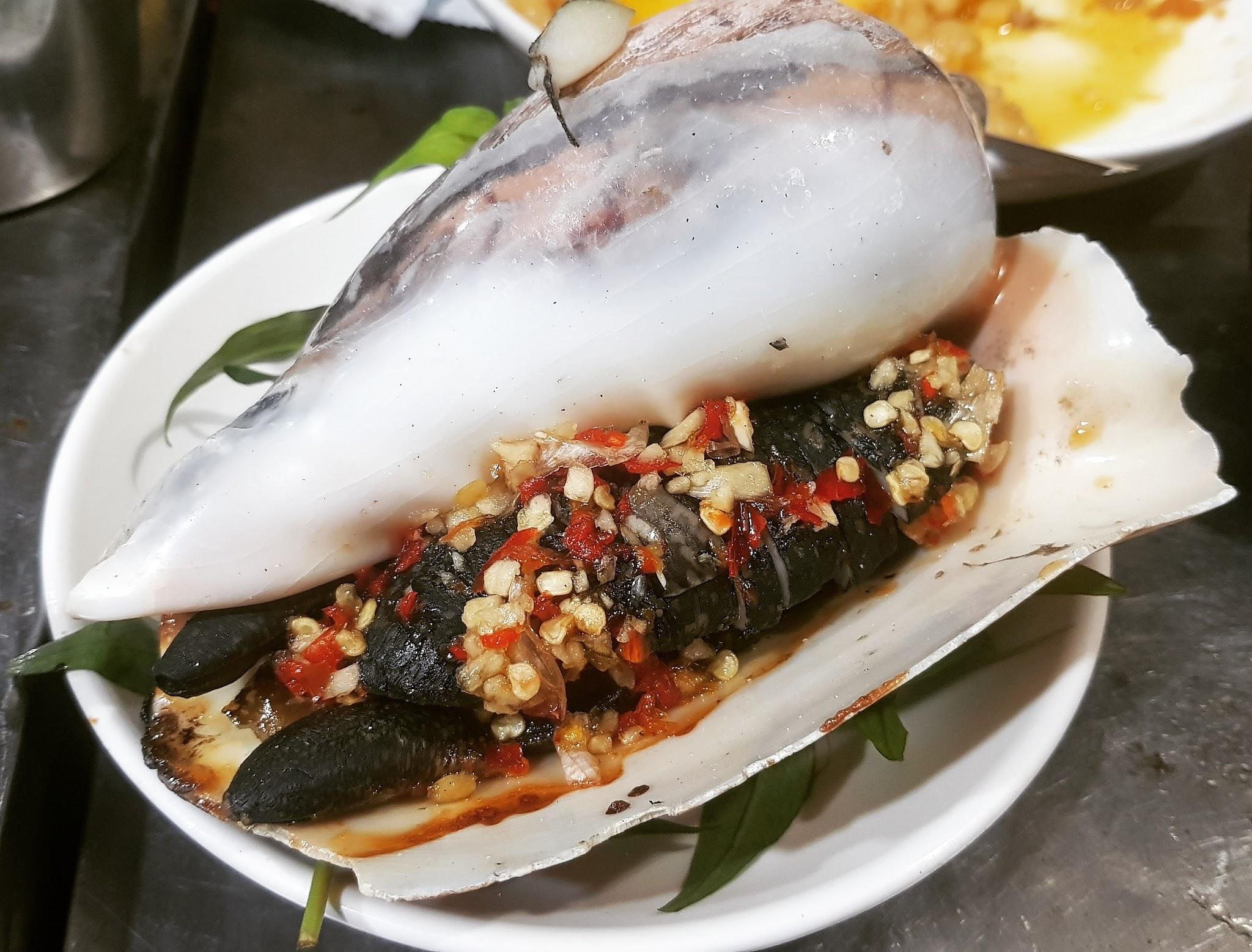 Ốc An thu hút thực khách nhờ các món ốc hấp dẫn