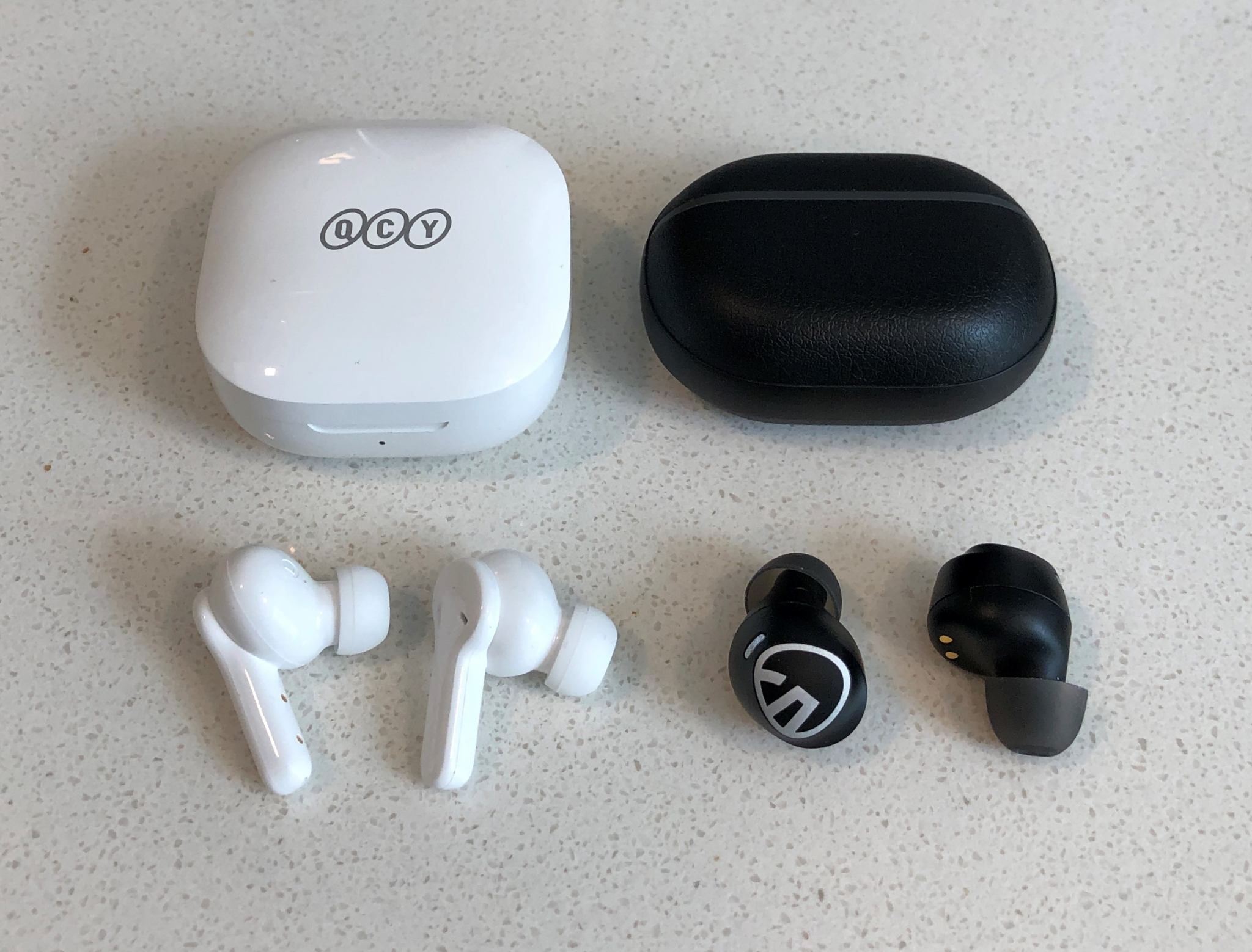 Soundpeats QCY T13 pin dài lên đến ~30 giờ và kết nối Bluetooth ổn định (Nguồn Internet)