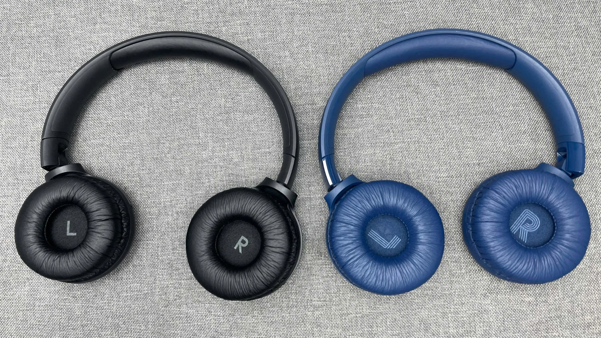 JBL Tune 520BT pin lên đến ~57 giờ có bass mạnh mẽ và sống động (Nguồn: Internet)