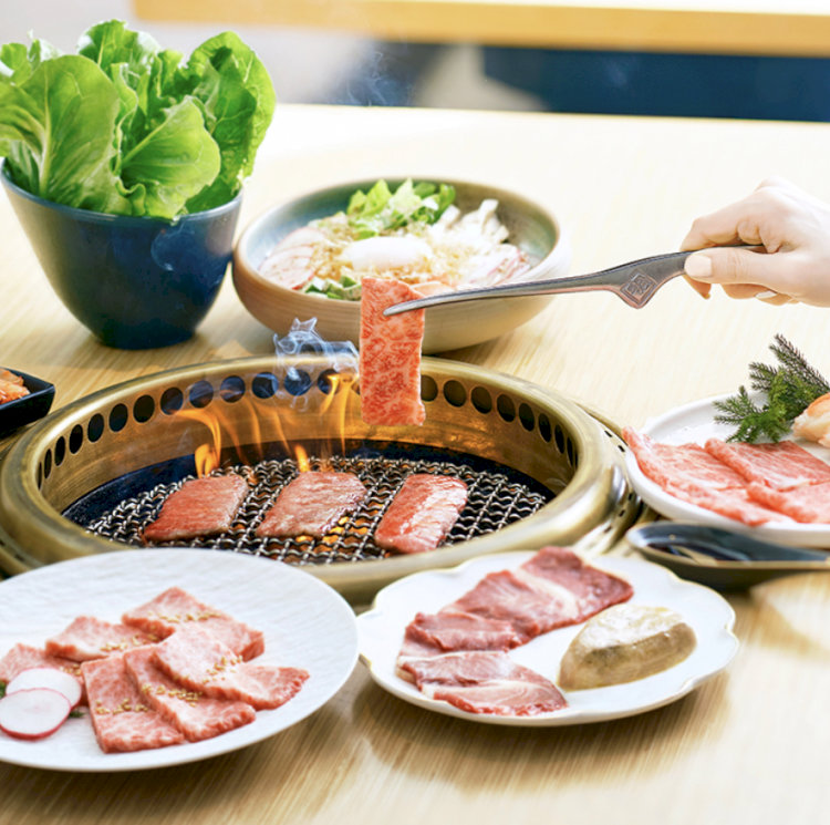 Gyu-Kaku nổi tiếng với thịt nướng thượng hạng theo phong cách “nướng Yakiniku” truyền thống (Nguồn: Internet) Gyu-Kaku nổi tiếng với thịt nướng thượng hạng theo phong cách “nướng Yakiniku” truyền thống (Nguồn: Internet)