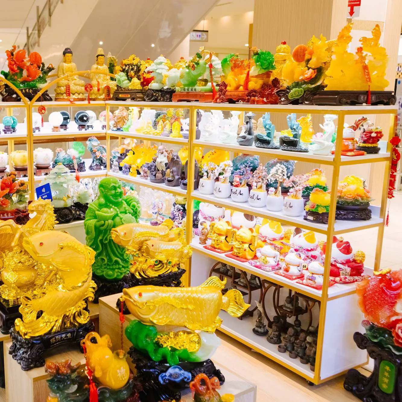 Lựa chọn vòng phong thủy theo mệnh thường dựa trên màu sắc và chất liệu (Nguồn: Internet)