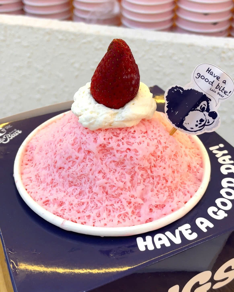 Kakigori Lala Bear hấp dẫn với lớp đá bào mịn cùng các hương vị matcha, trà Thái, Milo và kẹo bông gòn (Nguồn: Internet)
