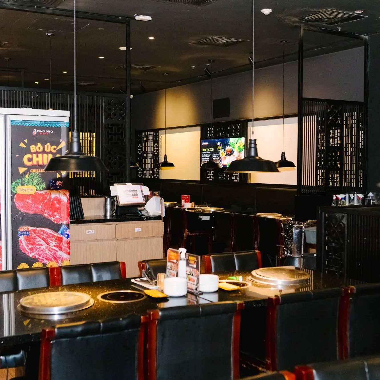 Hình ảnh bàn tiệc đầy đặn với nước sốt King độc quyền tại King BBQ (Nguồn: Internet) Hình ảnh bàn tiệc đầy đặn với nước sốt King độc quyền tại King BBQ (Nguồn: Internet)