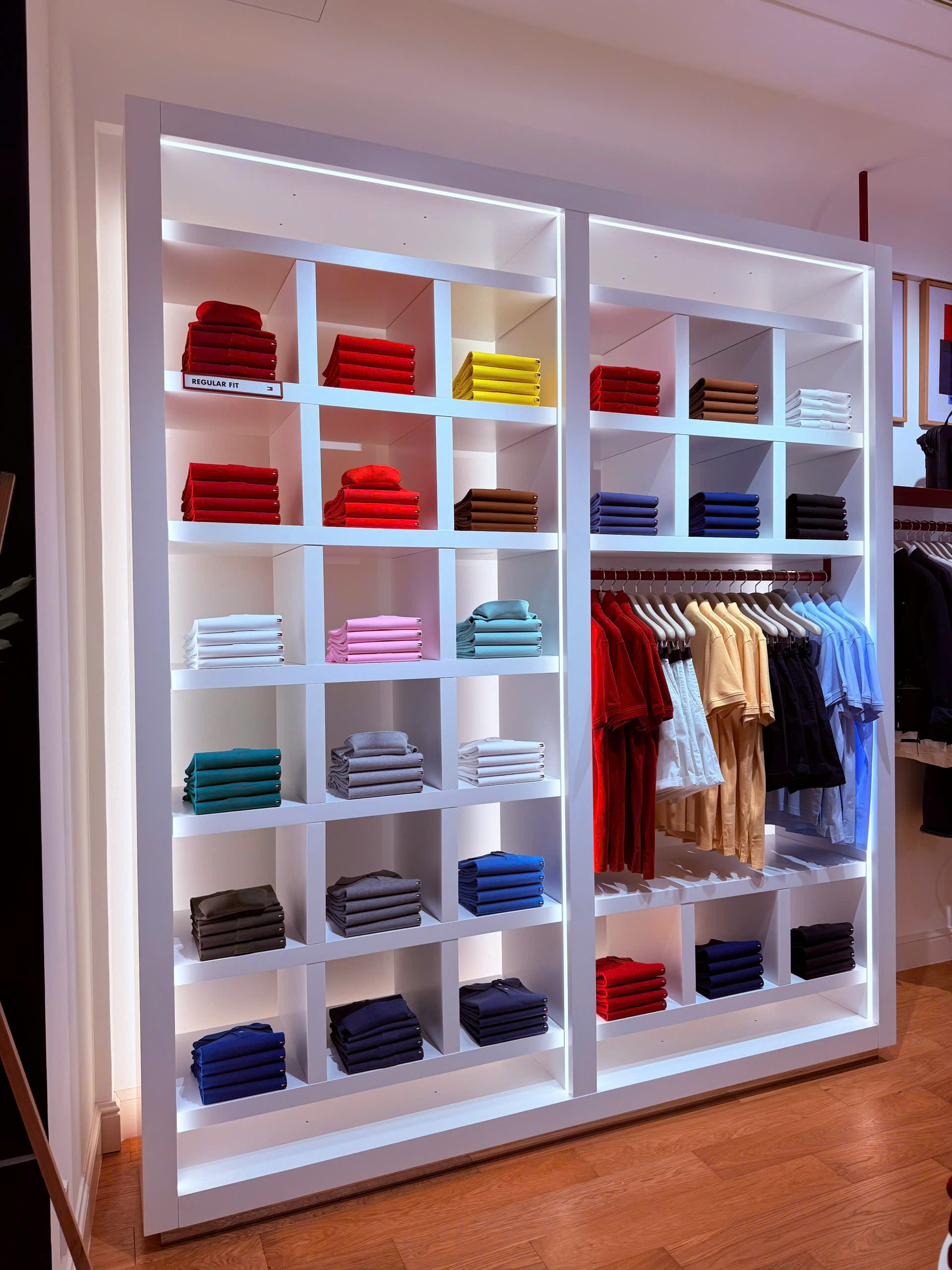 TOMMY HILFIGER
