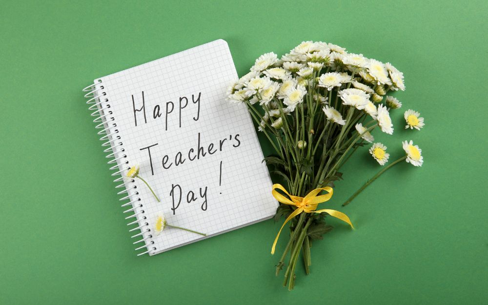 Top 10 món quà tặng thầy cô ý nghĩa nhất dịp 20/11