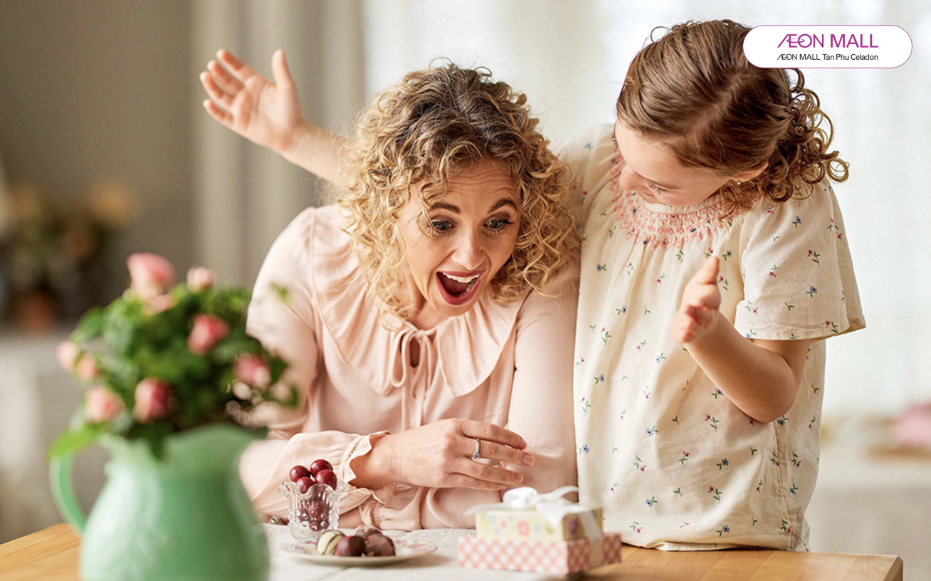 Quà tặng sinh nhật mẹ: 35+ gợi ý thiết thực, chạm đến trái tim