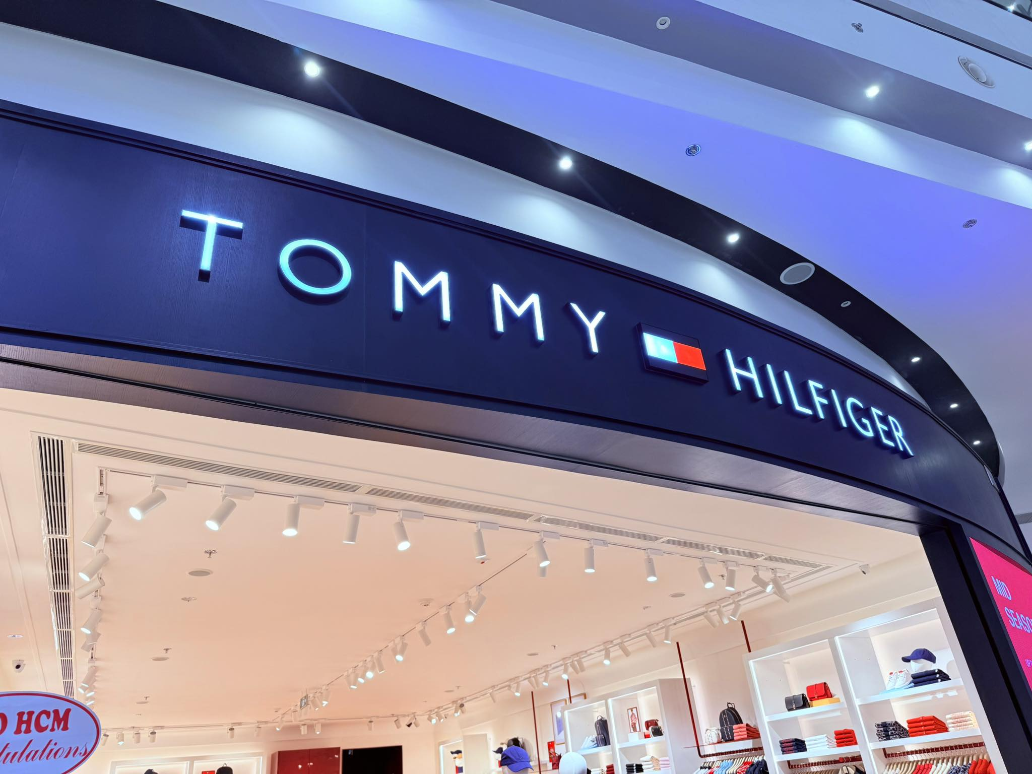 "Oanh tạc" dàn gian hàng thời trang mới tại AEON MALL Tân Phú 2026