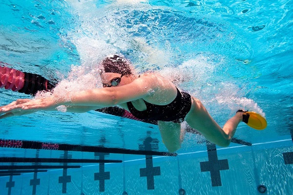 5 bước kỹ thuật bơi ếch cho người mới chuẩn vận động viên