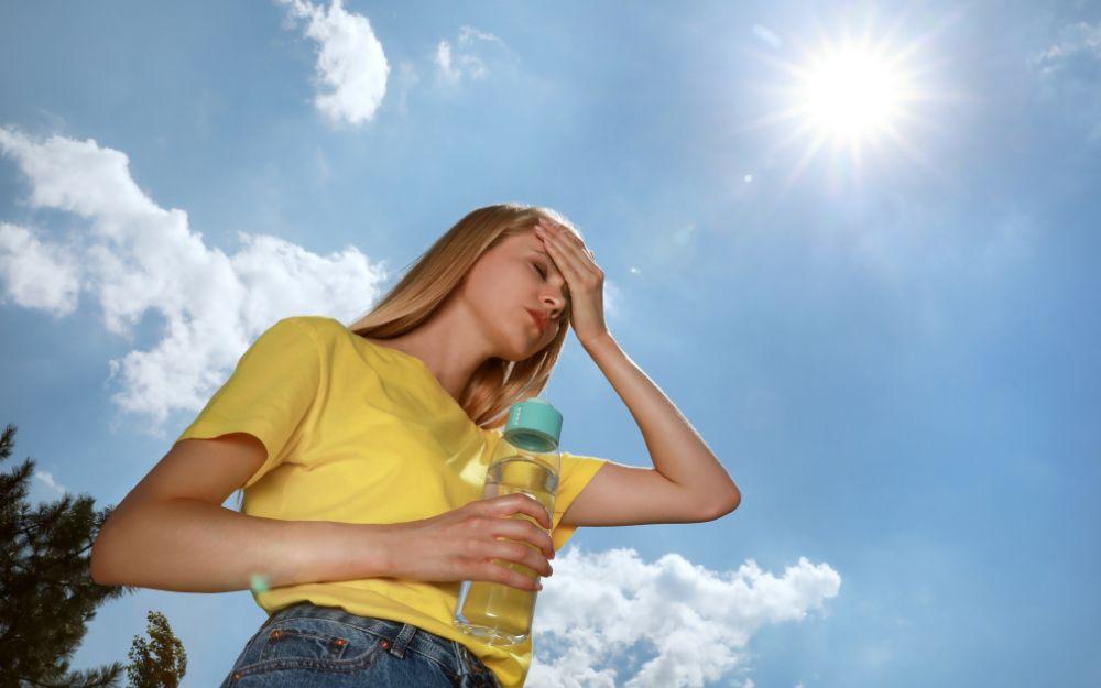 Bác sĩ BV Bạch Mai chỉ cách phòng tránh sốc nhiệt, say nắng