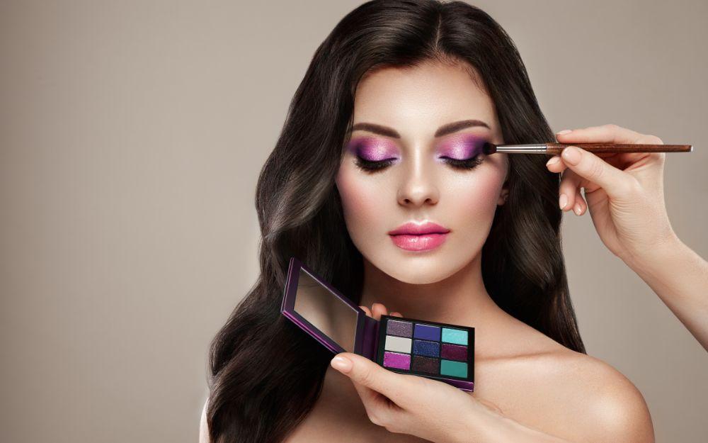 Cách trang điểm nhẹ nhàng: 11 bước đơn giản cho người mới