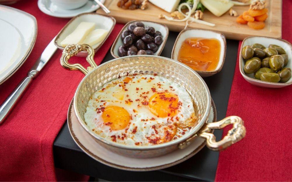 Trứng luộc, trứng chần và ốp la: Ăn kiểu nào ít calo mà vẫn đủ chất?