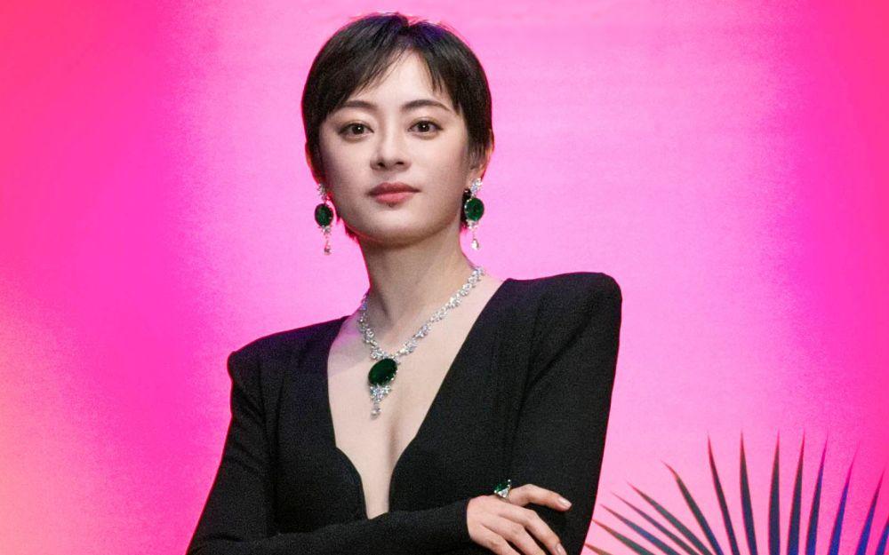 Nhìn Tôn Lệ 42 tuổi và Hồ Hạnh Nhi 45 tuổi: Sự thật đằng sau “khoảng cách” của năm tháng