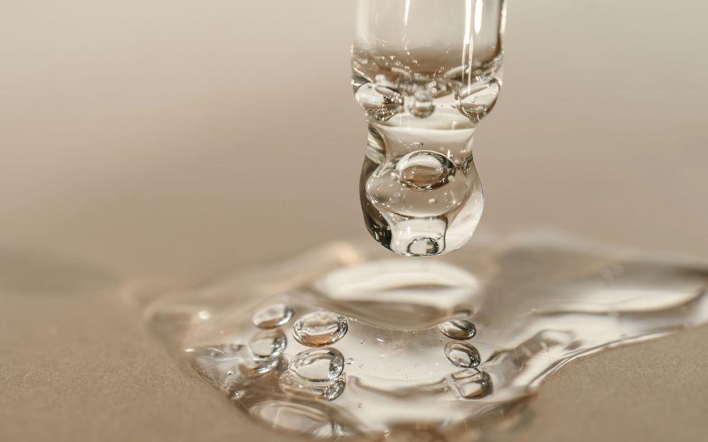 Gợi ý tiêu chí lựa chọn serum phục hồi da mỏng yếu nhạy cảm