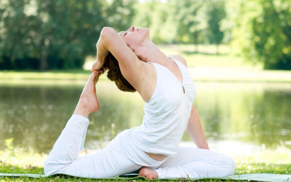 Bị đau lưng có nên tập yoga? Chữa đau lưng bằng yoga