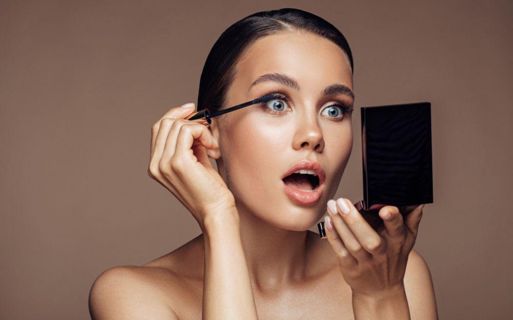 Hướng dẫn nàng cách trang điểm mùa đông không bị mốc, khô nẻ