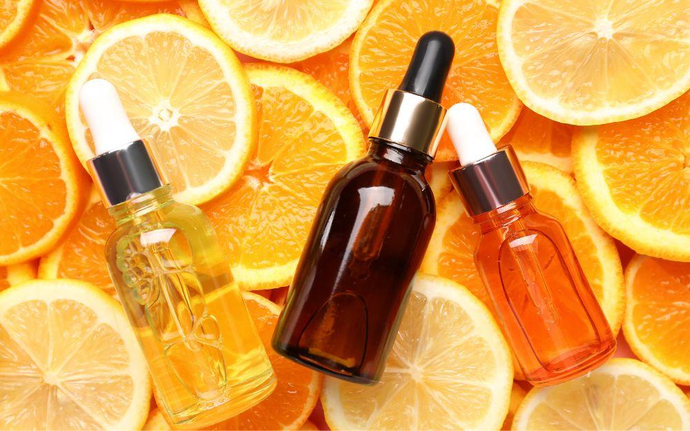 Dùng serum vitamin C vào buổi sáng có bị bắt nắng không?