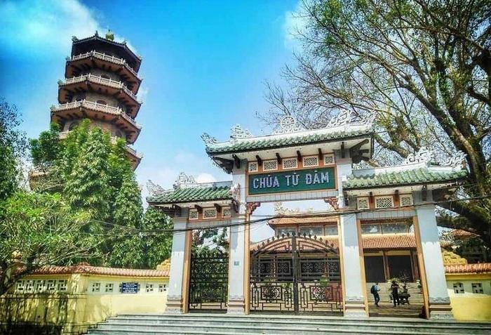 Top 17 ngôi chùa đẹp, linh thiêng được ghé thăm nhiều ở Huế
