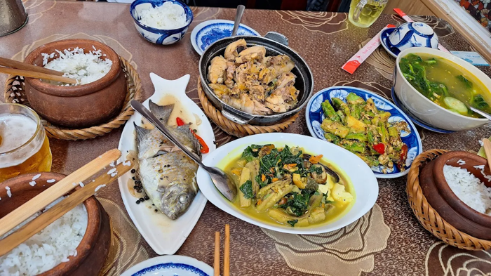 Nh&agrave; h&agrave;ng Cơm Ni&ecirc;u Lửa Việt c&oacute; hơn 10 năm kinh nghiệm phục vụ, giữ vững chất lượng m&oacute;n ăn truyền thống