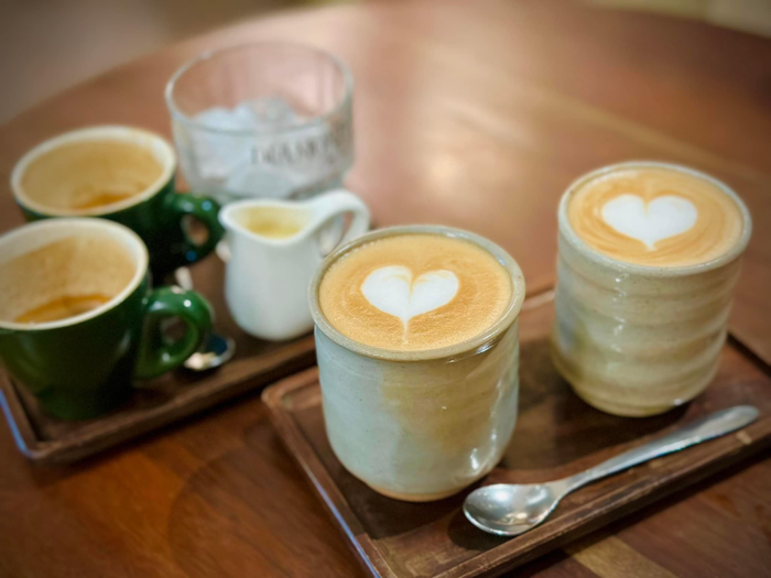 C&agrave; ph&ecirc; tại Diamond Coffee lu&ocirc;n được kh&aacute;ch h&agrave;ng y&ecirc;u th&iacute;ch nhờ hương vị c&agrave; ph&ecirc; đậm đ&agrave; kết hợp c&ugrave;ng lớp kem mịn