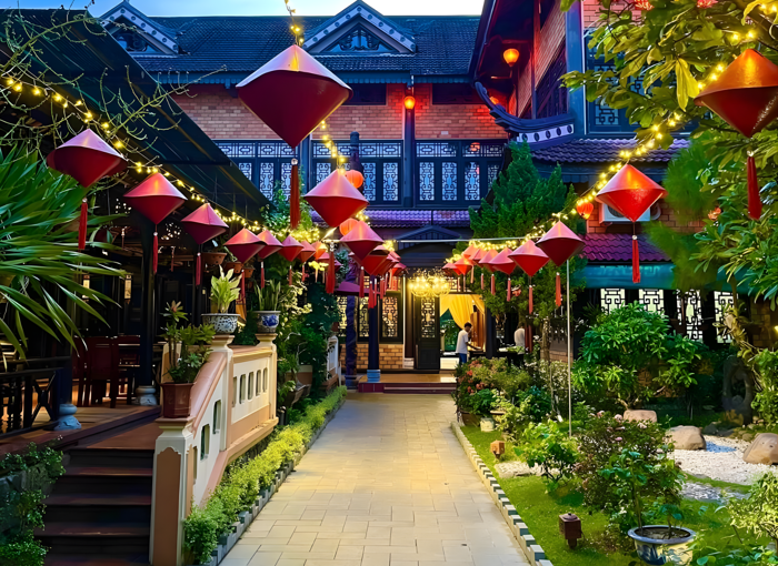 Kh&ocirc;ng gian tho&aacute;ng m&aacute;t v&agrave; đậm chất Cố đ&ocirc; tại Vỹ Dạ Xưa