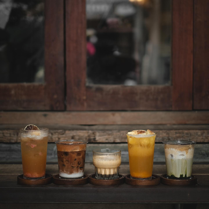 Ngo&agrave;i c&agrave; ph&ecirc; muối Giao Cafe c&ograve;n nổi tiếng với nhiều m&oacute;n thức uống như c&agrave; ph&ecirc; sữa, tr&agrave; tr&aacute;i c&acirc;y,...