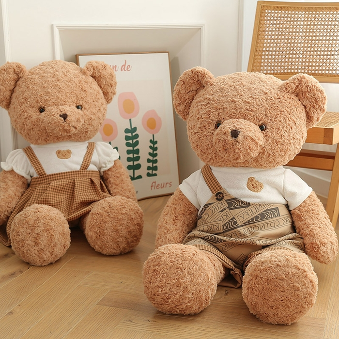 Một chú gấu bông dễ thương sẽ giúp tình cảm của hai bạn thêm gắn bó Gấu bông là món quà 8/3 dễ thương tặng bạn gái