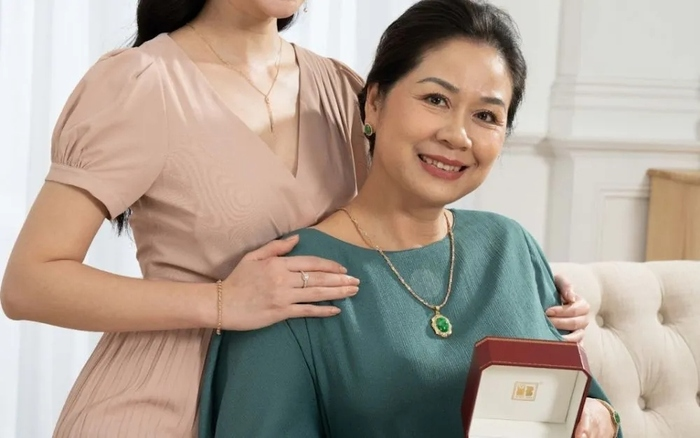 Trang sức l&agrave; gợi &yacute; qu&agrave; 8/3 cho mẹ &yacute; nghĩa v&agrave; gi&aacute; trị