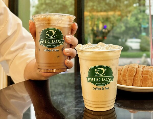 Quán cà phê Phúc Long nằm trong khu trung tâm thương mại AEON Mall Huế