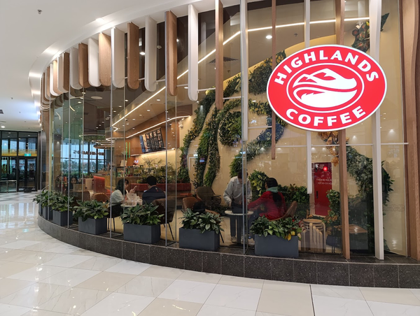 Quán Highlands Coffee nằm trong AEON Mall Huế